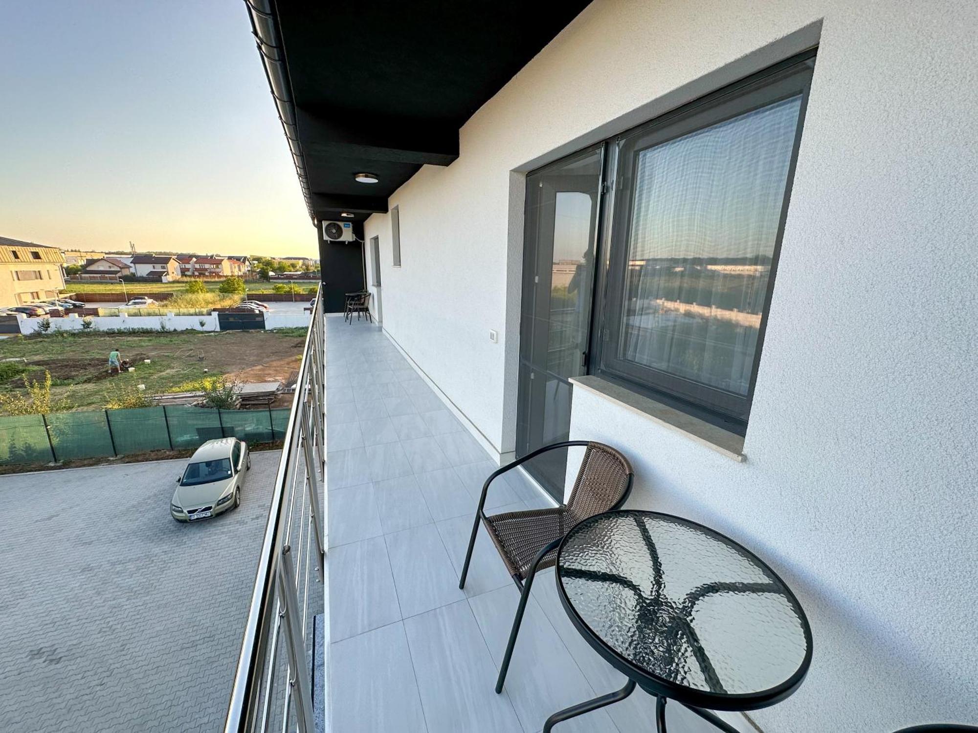 Zim Family Airport Apartment Otopeni Exterior photo